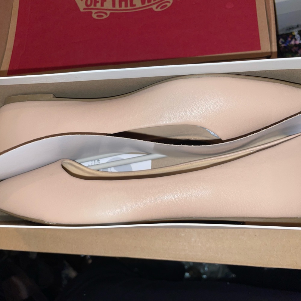 Womens size 8 flats